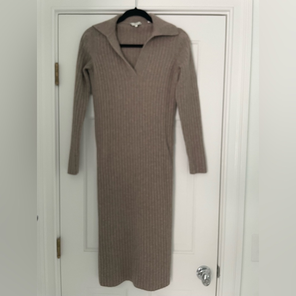 Vince Long Sleeve, Tan (brownish tan), Size Small, lightly worn